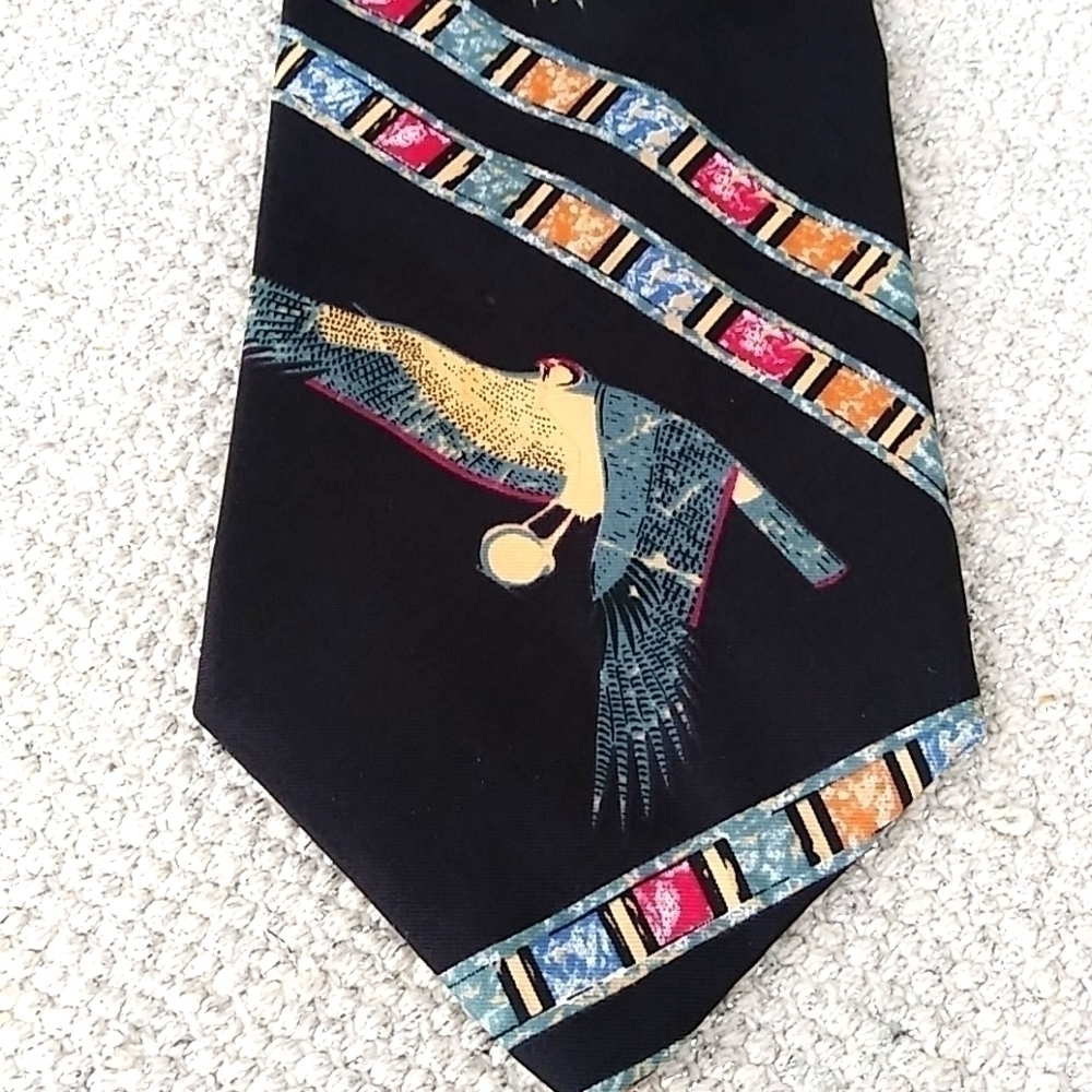 The Metropolitan Museum of Art 100% Silk Necktie - Picture 2 of 7